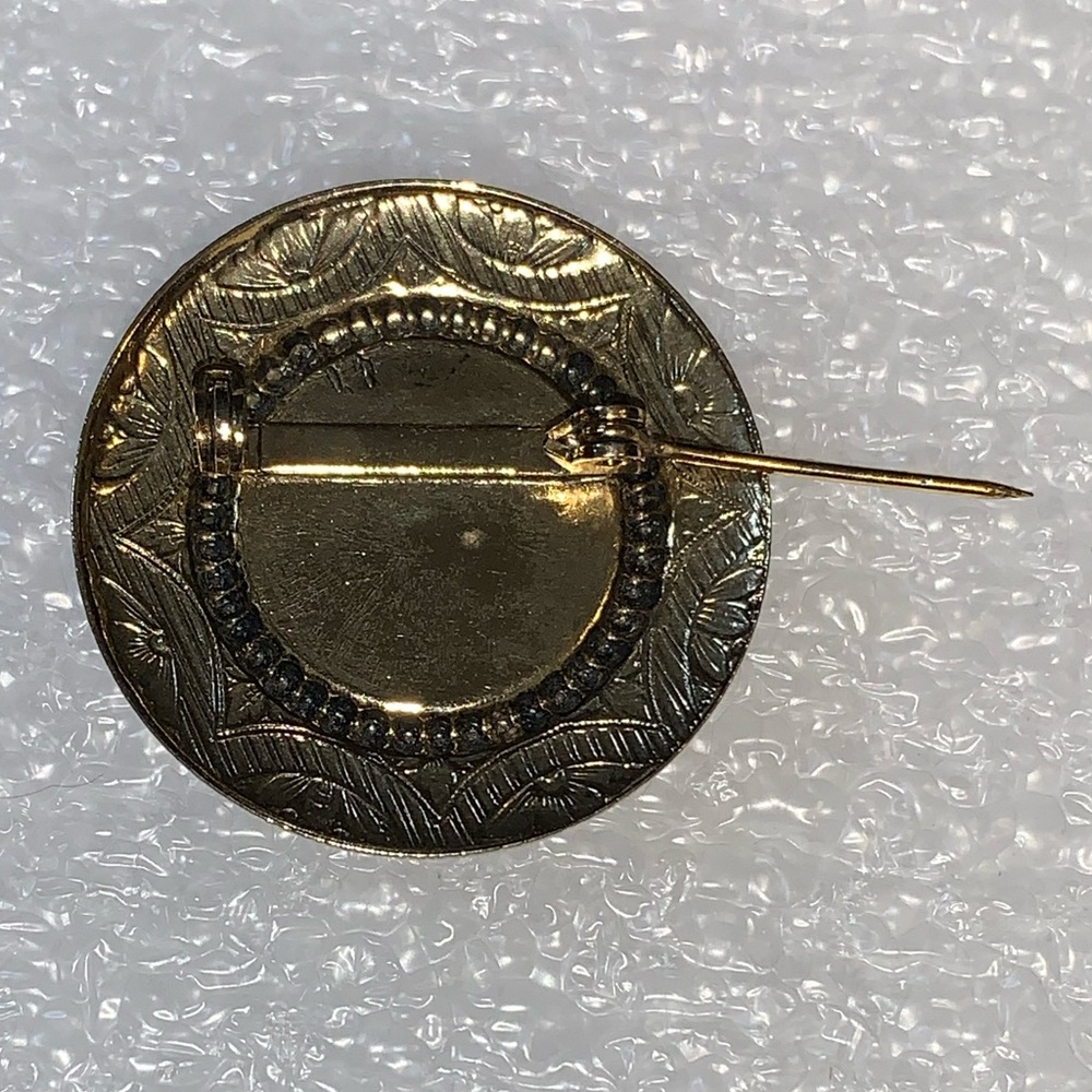 Floral Cabochon in Gold Tone Circle Brooch/Pin - Picture 5 of 8